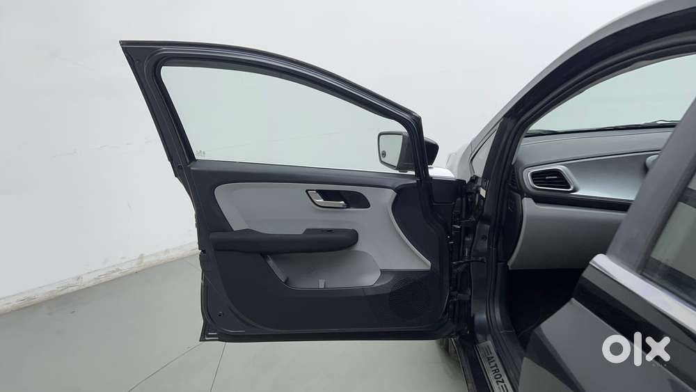 Tata Altroz Xz, 2020, Petrol