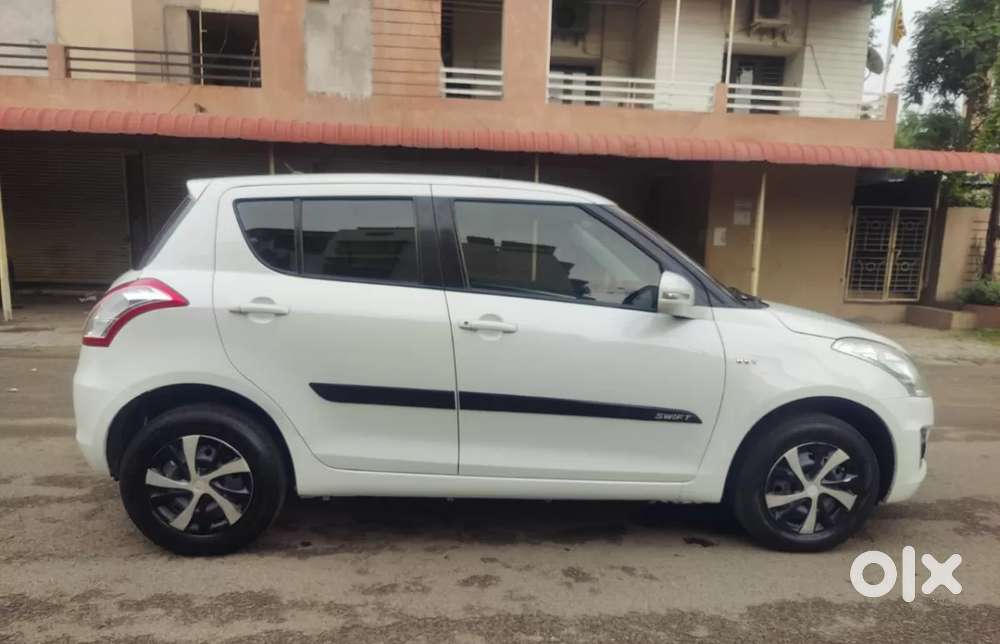 Maruti Suzuki Swift Vxi Optional, 2017, Petrol