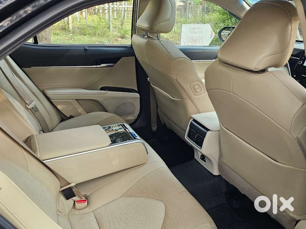 Toyota Camry Hybrid, 2023, Petrol