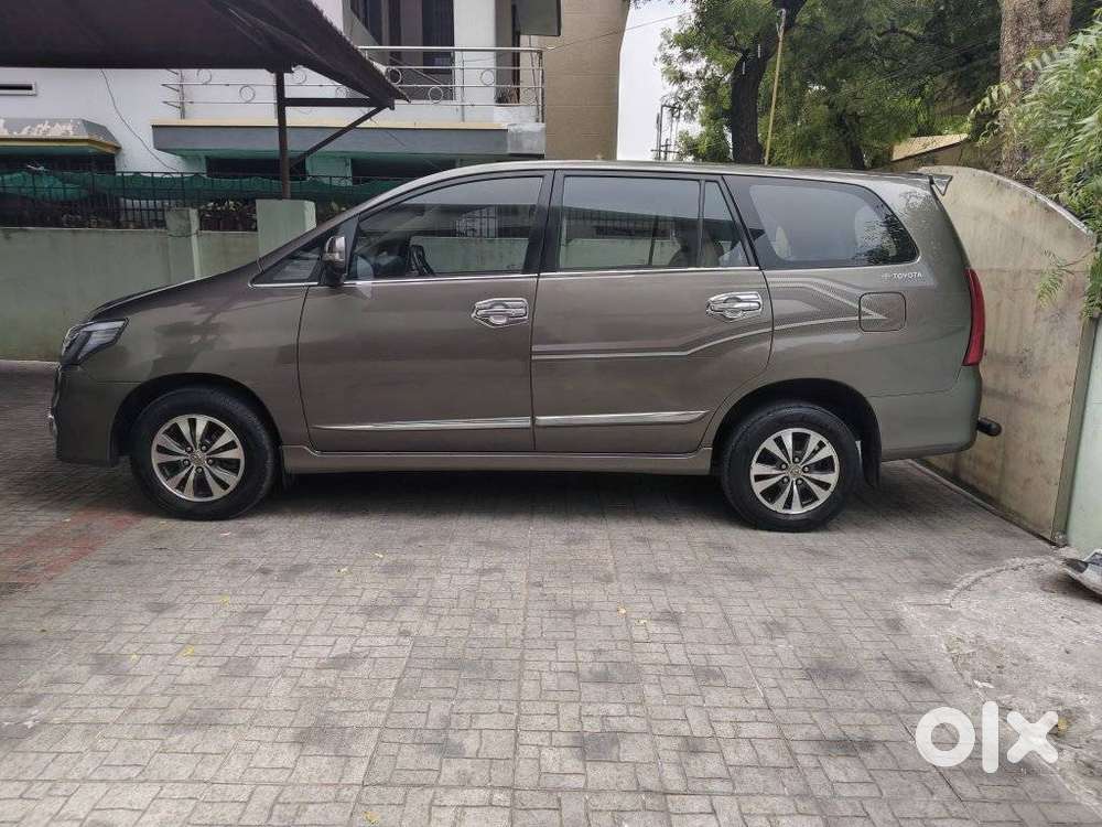 Toyota Innova 2.5 Z Diesel 7 Seater Bs Iv, 2015, Diesel
