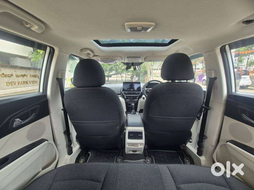 Mahindra Xuv 3xo Ax5 Pm Mt, 2024, Petrol