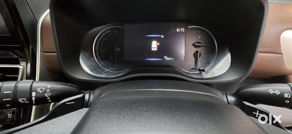 Toyota Innova Hycross 2.0 Zx (o) Hybrid 7 Str, 2023, Petrol