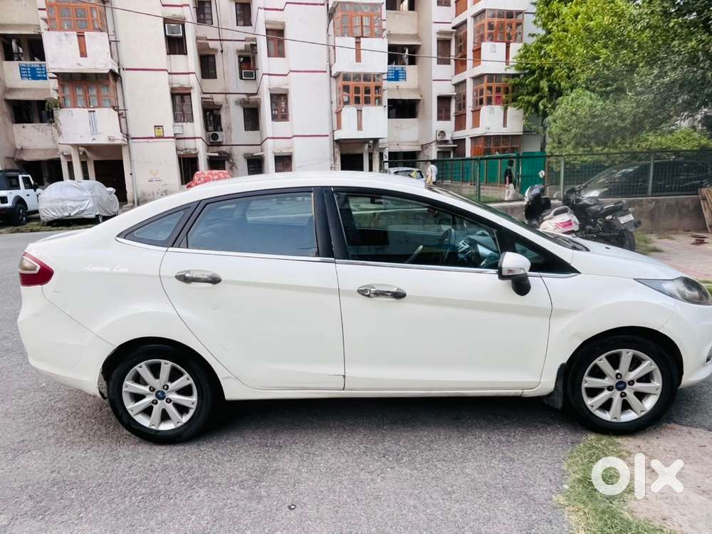 Ford Fists 2013 Petrol
