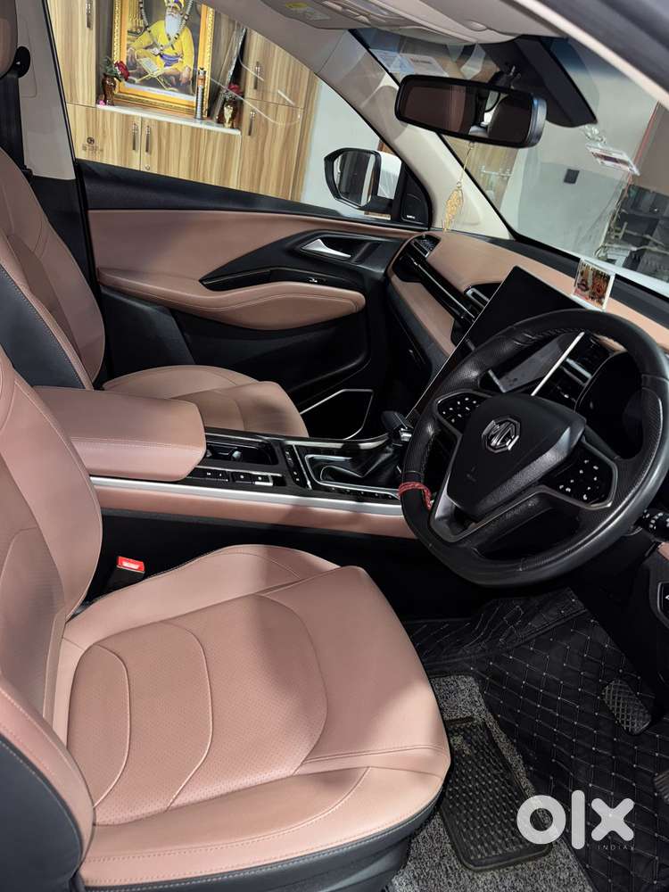 Mg Hector Plus Sharp Pro 1.5 Turbo Petrol Cvt 7 Str Dual Tone, 2023,..