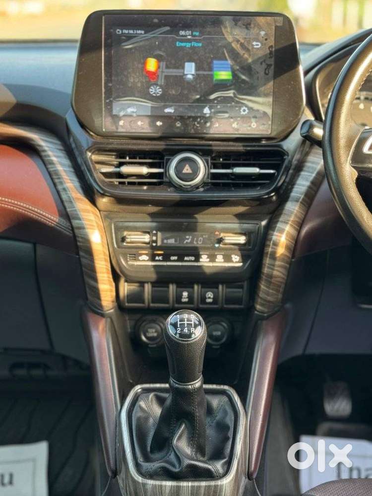 Maruti Suzuki Grand Vitara, 2022, Petrol