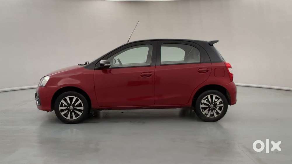 Toyota Etios Liva Vx Dual Tone, 2017, Petrol