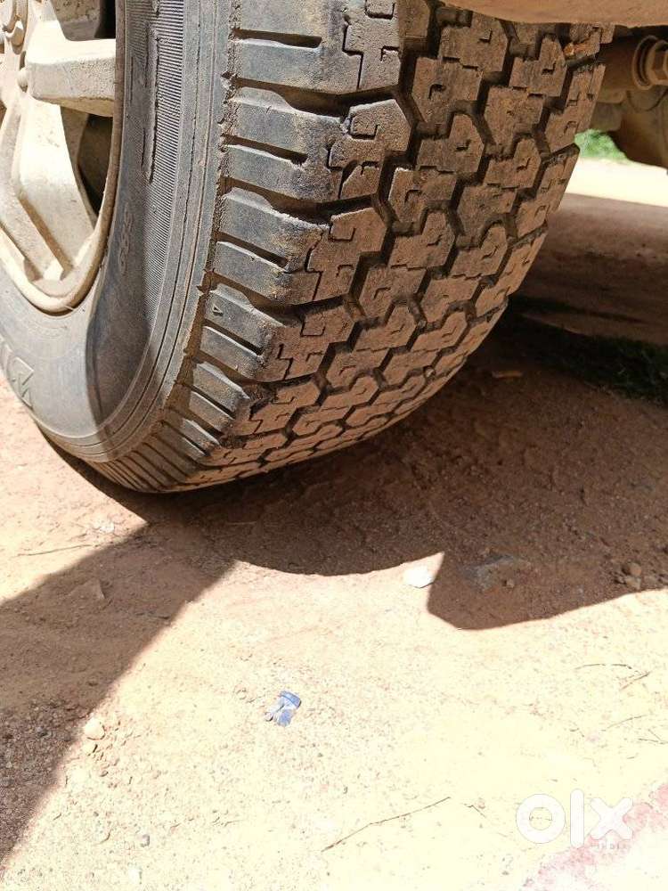 Mahindra Tuv 300 T8, 2017, Diesel