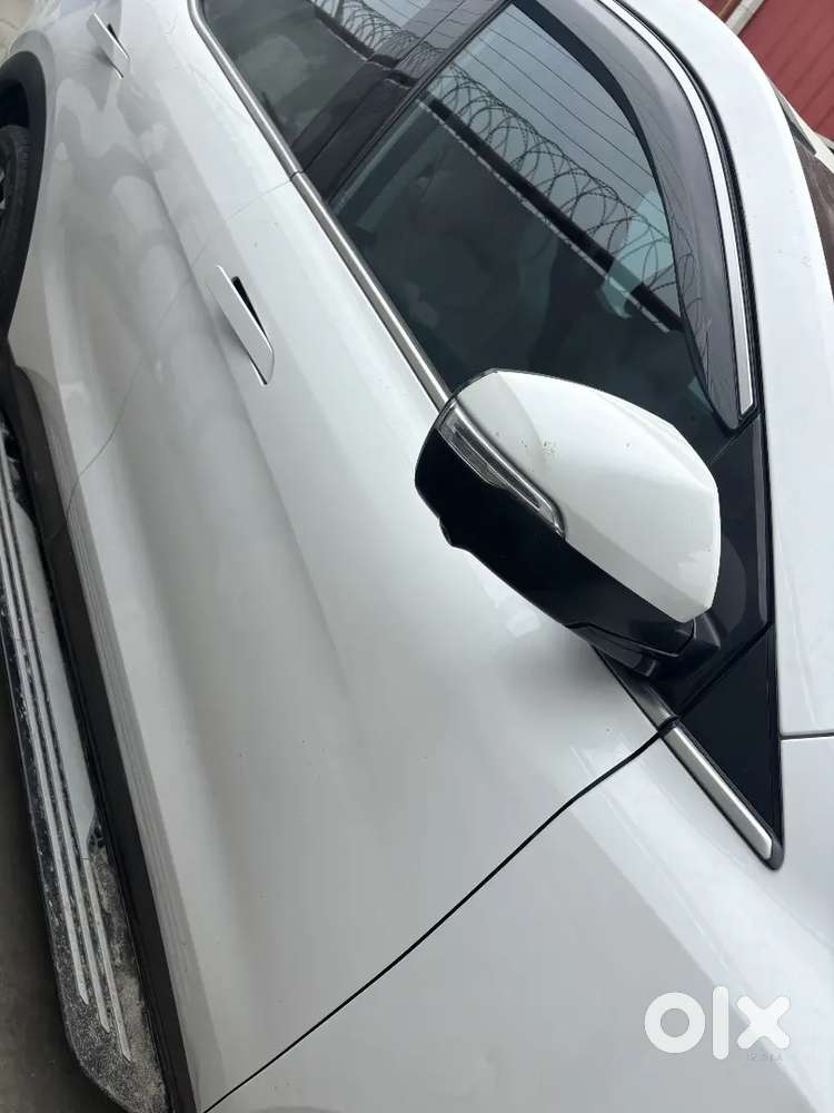 Mahindra Xuv700 2.0 Petrol At 2023