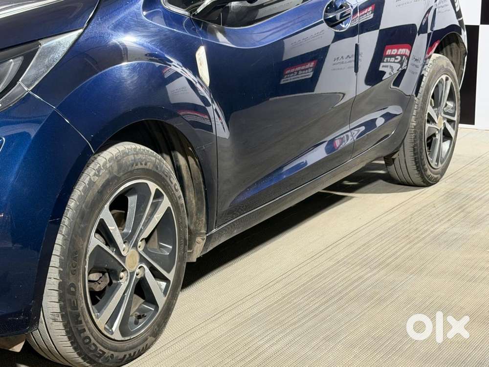 Tata Altroz Xz Plus (s), 2023, Petrol