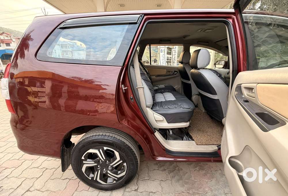Toyota Innova 2.5 G (diesel) 8 Seater, 2014, Diesel