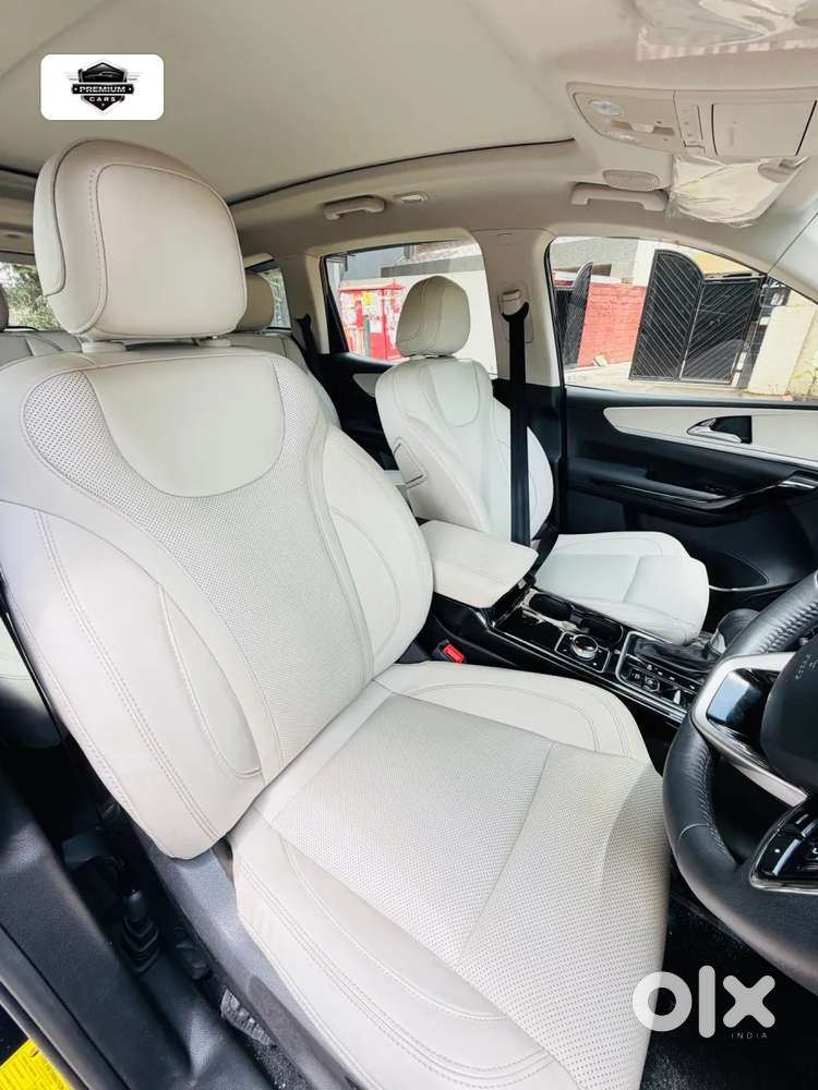 Mahindra Xuv700, 2025, Petrol