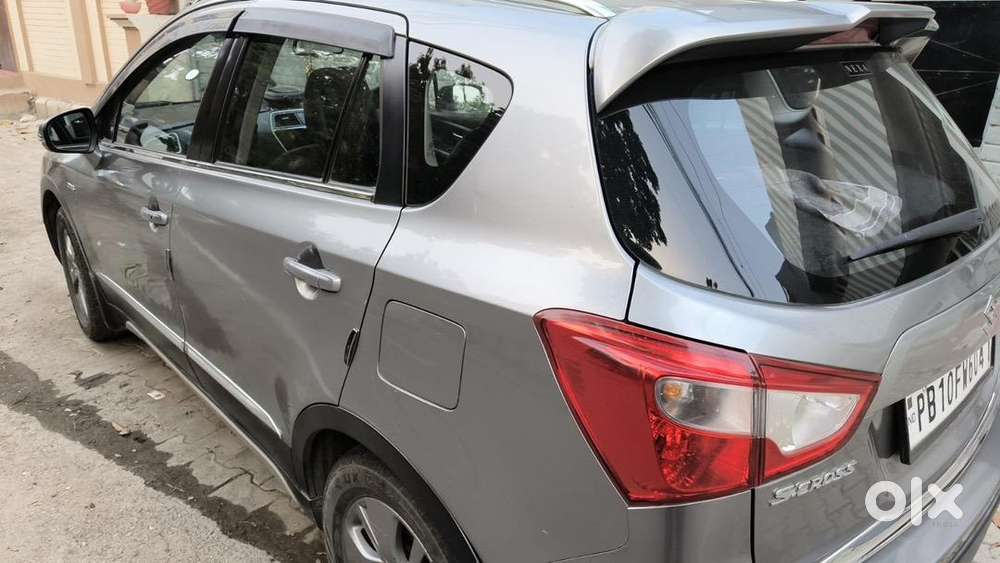 Maruti Suzuki S-cross 2016 Diesel Well Maintained