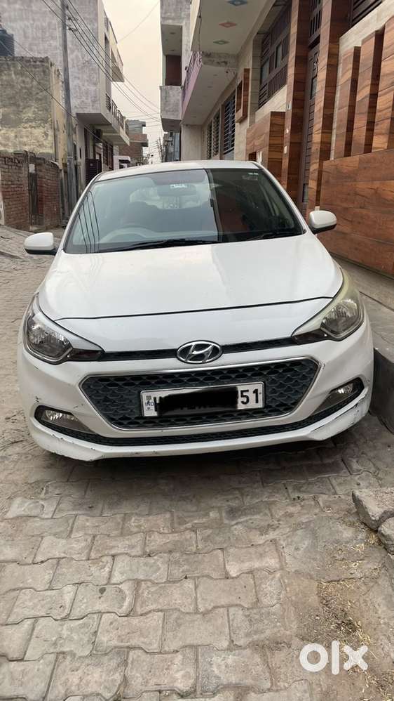Hyundai I20 2017 Petrol 120000 Km Driven