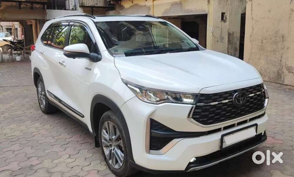 Toyota Innova Hycross 2.0 Zx (o) Hybrid 7 Str, 2023, Petrol