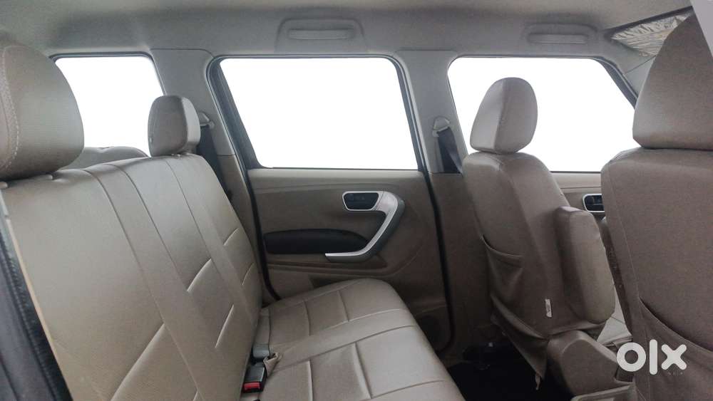 Mahindra Tuv 300 Mhawk100 T8, 2015, Diesel