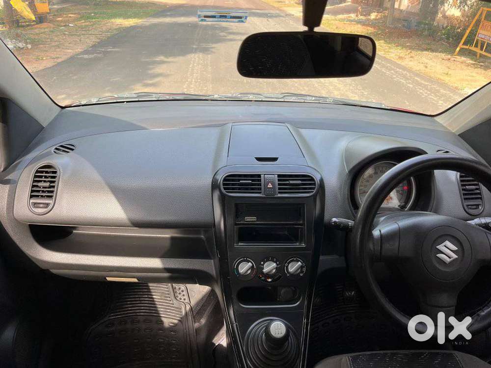 Maruti Suzuki Ritz Lxi, 2011, Petrol