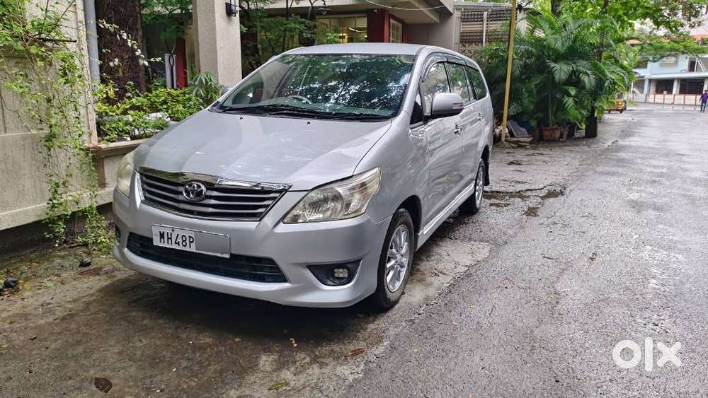 Toyota Innova 2.5 V 8 Str, 2013