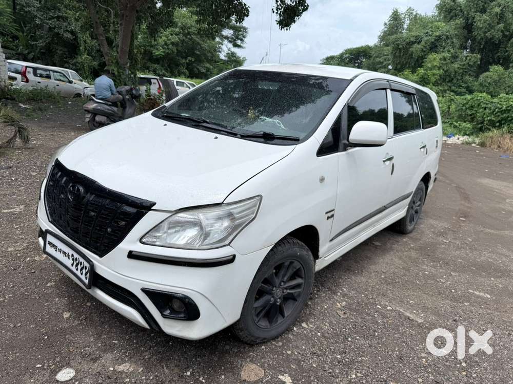 Toyota Innova 7 Str 2012