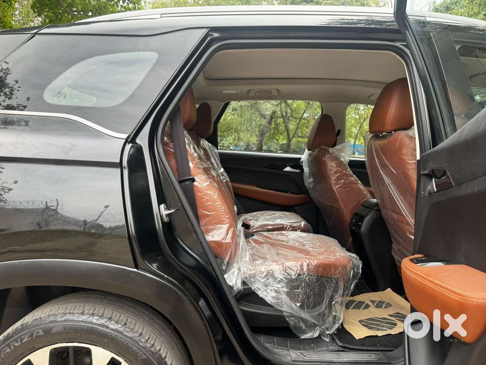 Mg Hector Plus Sharp Pro 1.5 Turbo Petrol Cvt 6 Str, 2021, Petrol