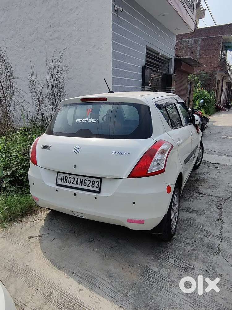 Maruti Suzuki Swift Lxi 2017