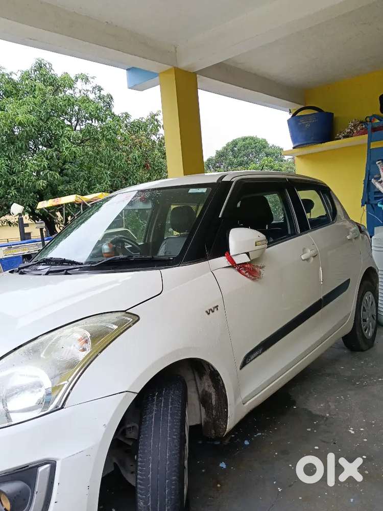 Maruti Suzuki Swift 1.2 Vxi 2017