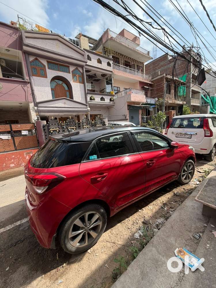Dual Tone Red Black Hyundai I20 Excellent Condition