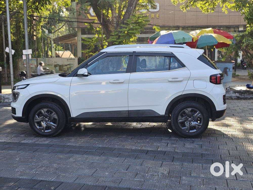 Hyundai Venue 1.2 S (o), 2023, Petrol