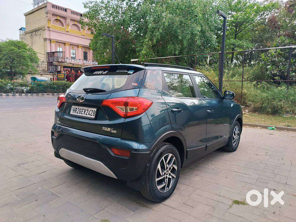 Mahindra Xuv300 1.2 W8 (o) Amt Petrol, 2022, Petrol