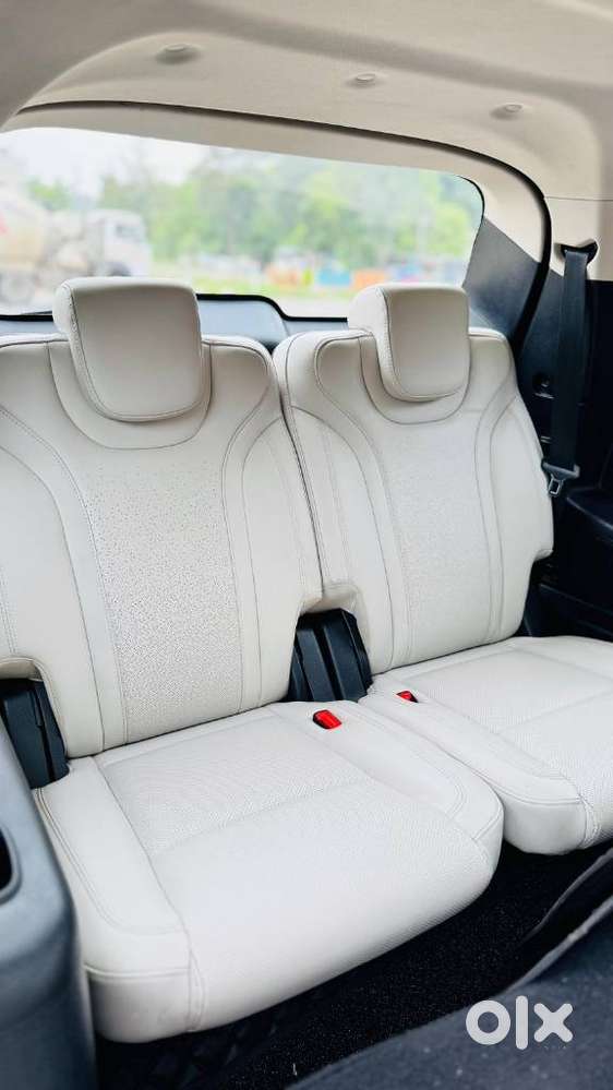 Mahindra Xuv700, 2022, Petrol