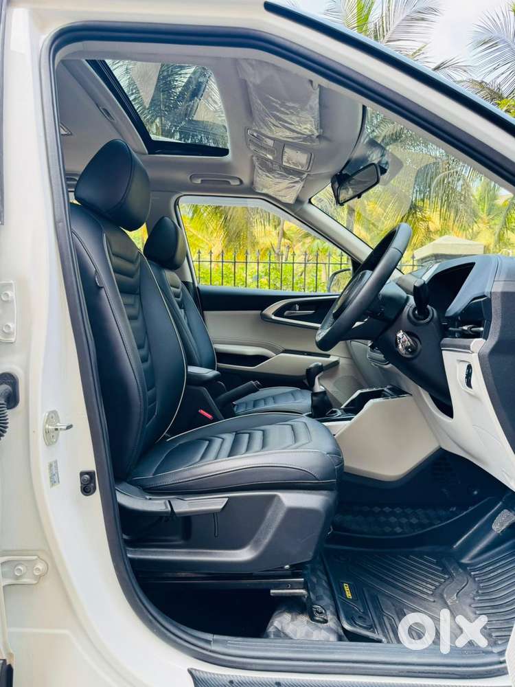 Kia Carens G1.5 6mt Gravity, 2024, Petrol