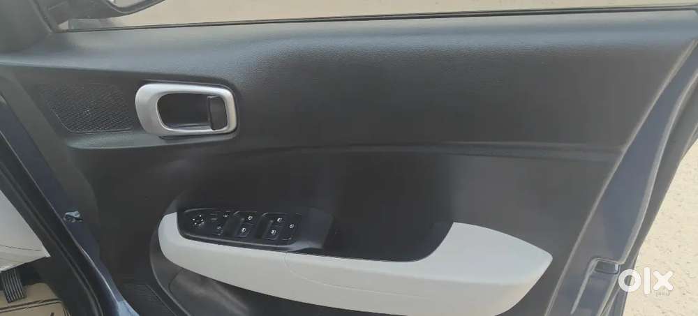 Hyundai Venue 2022 Diesel 55000 Km Driven