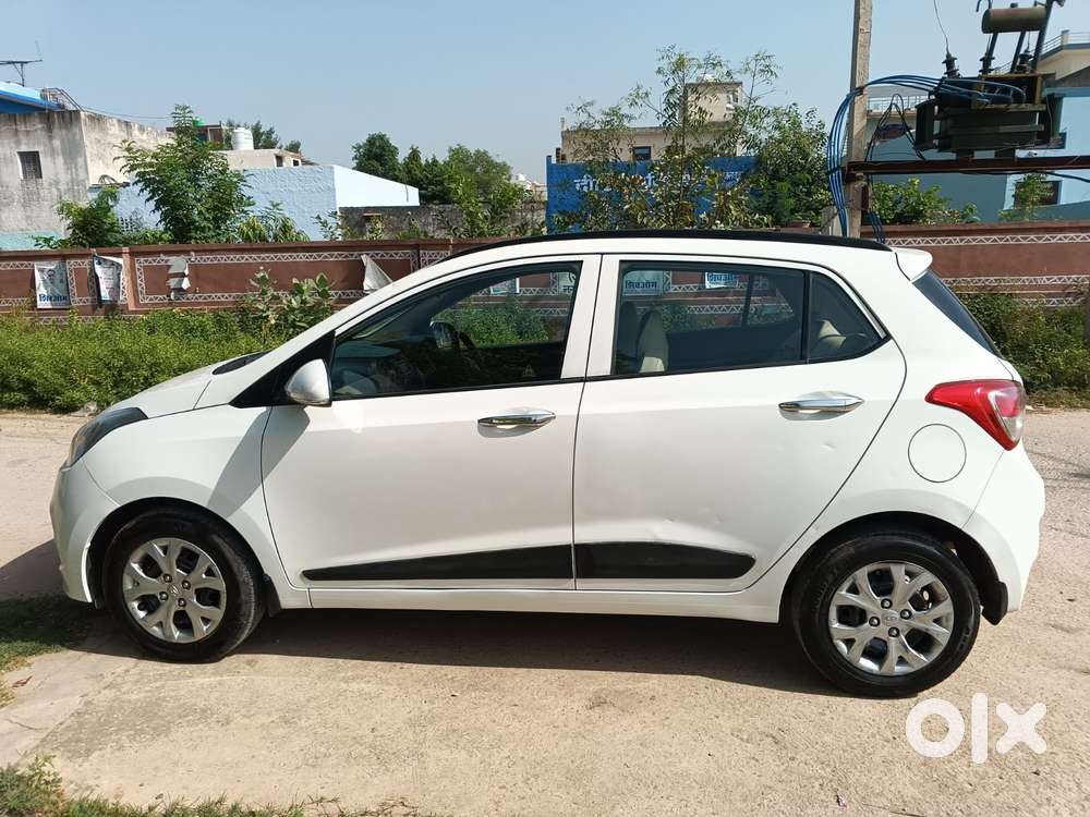 Hyundai I10 Sportz, 2015, Petrol