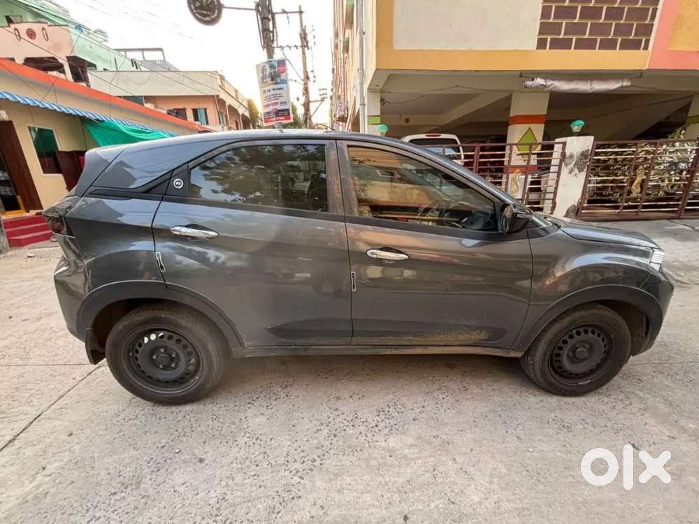Tata Nexon 2024 Petrol 40800 Km Driven