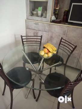 4 chair dining discount table set olx