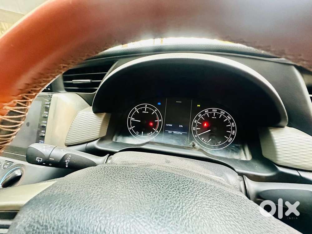 Toyota Innova Crysta 2.4 G Mt, 2023, Diesel