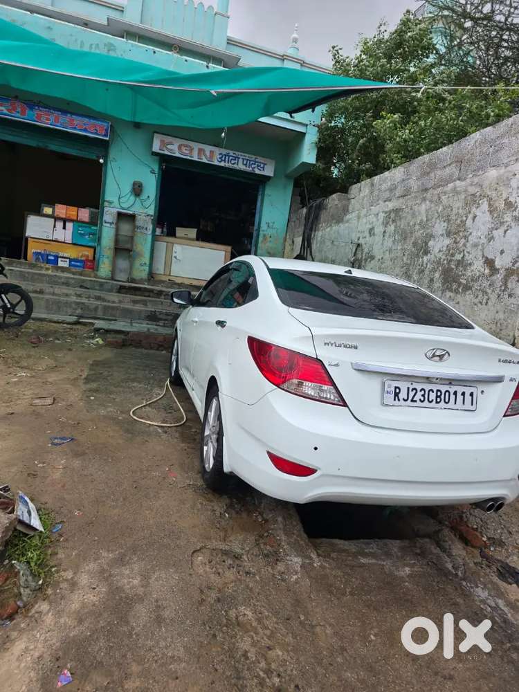 Hyundai Verna 2011