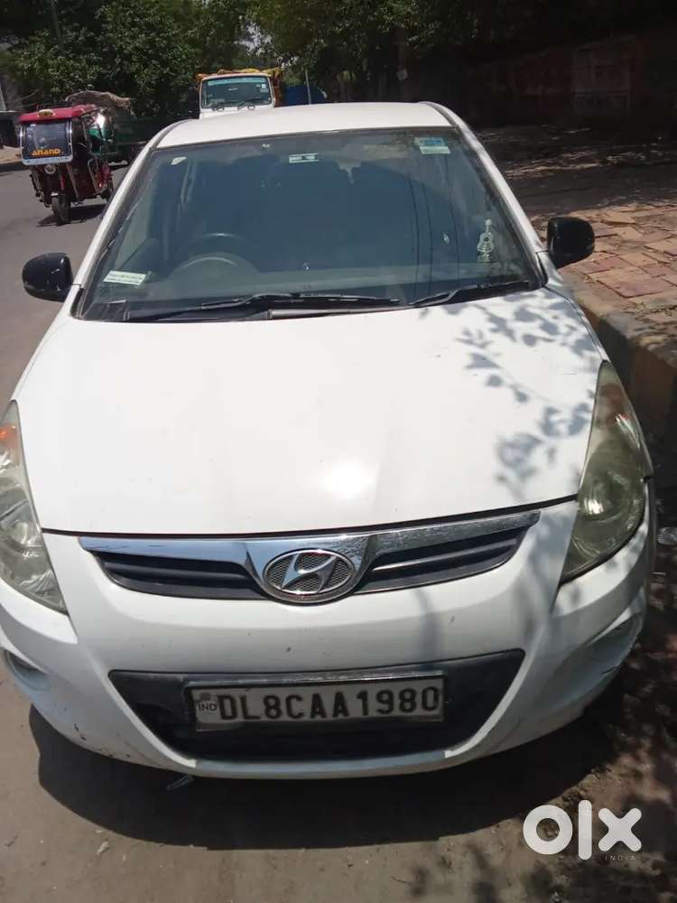 Hyundai I20 2011 Cng & Petrol 92000 Km Driven
