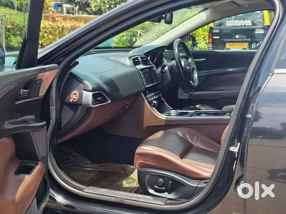 Jaguar Xe Portfolio, 2016, Petrol