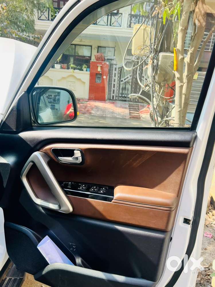 Mahindra Scorpio-n 2.0 Z8 L Petrol At 7 Str, 2023, Petrol