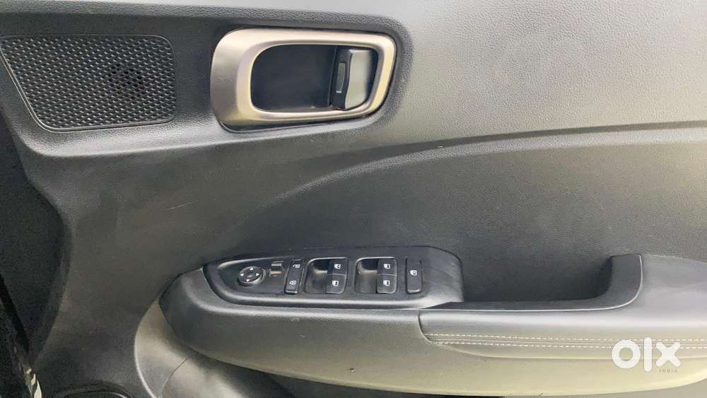 Hyundai Venue S (o) 1.2 Petrol Knight Edition, 2024, Petrol