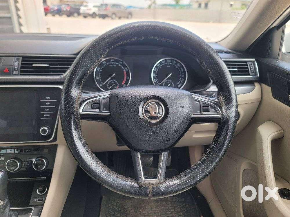 Skoda Superb Style 1.8 Tsi At, 2019, Petrol