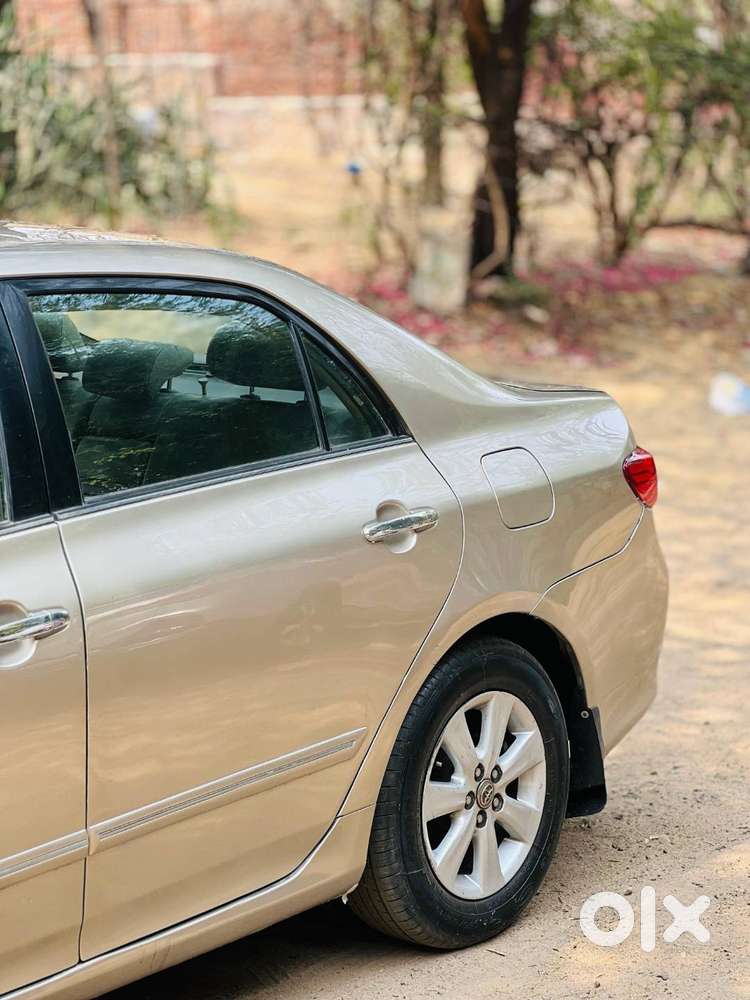 Toyota Corolla Altis 2010 Car 75000km
