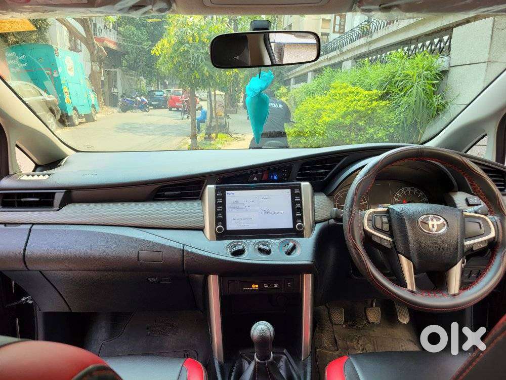 Toyota Innova Crysta [2020-ongoing] 2.4 Gx 8 Str, 2022, Diesel