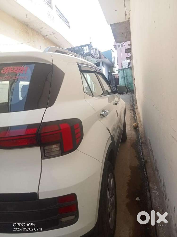 Hyundai Venue 2023 Petrol Well Maintained