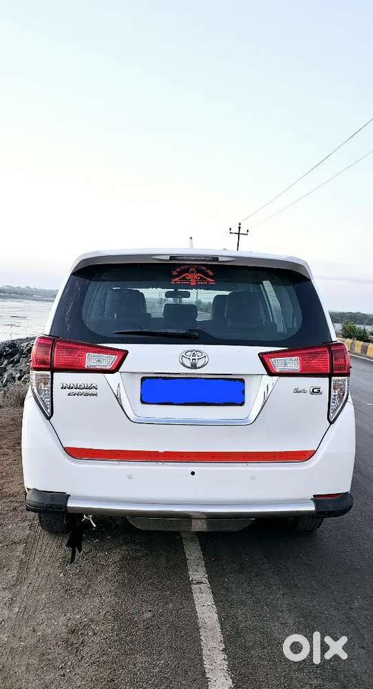 Toyota Innova Crysta 2017 Diesel 300000 Km Driven