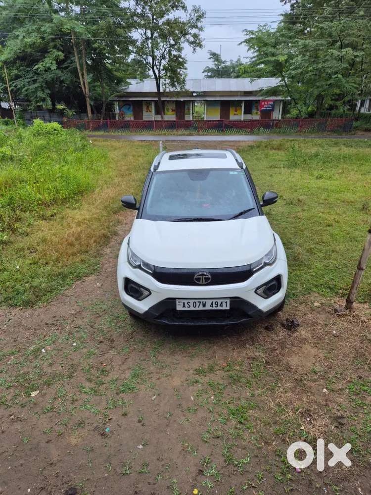 Tata Nexon Xm Sunroof Model