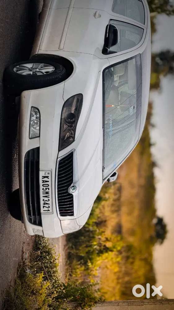 Skoda Laura 2011 Petrol Well Maintained