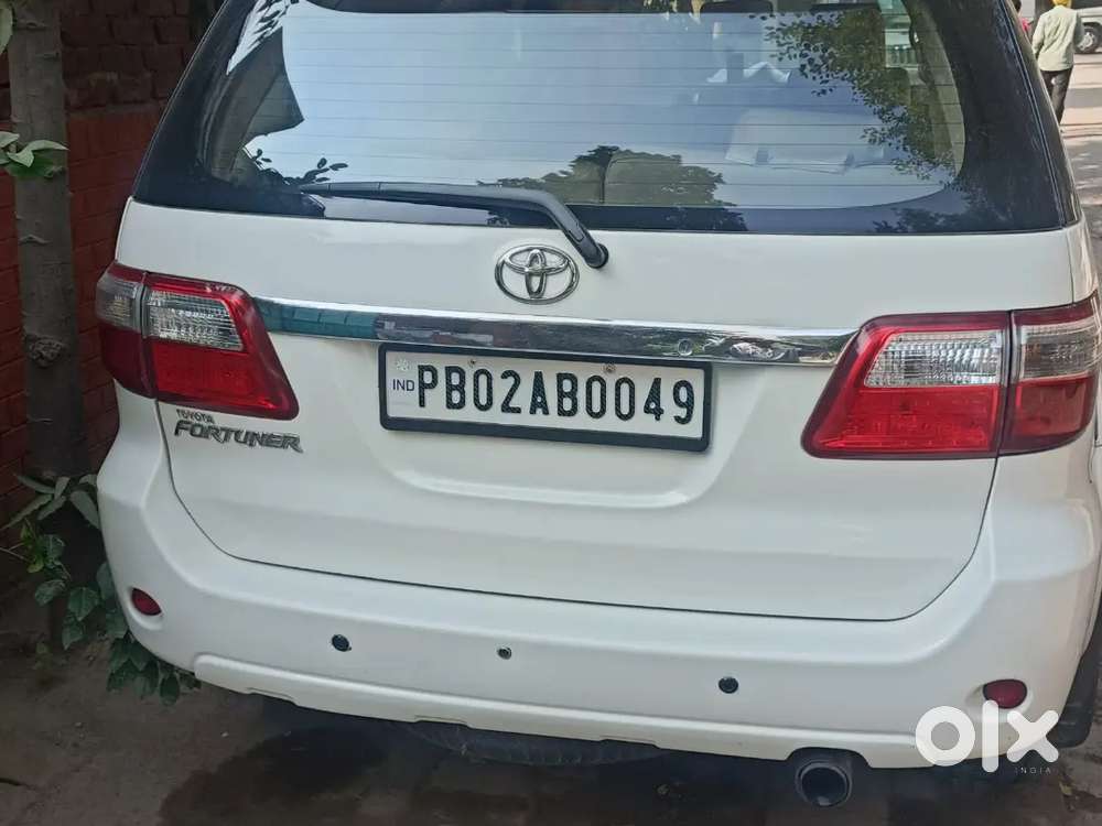 Toyota Fortuner 2011