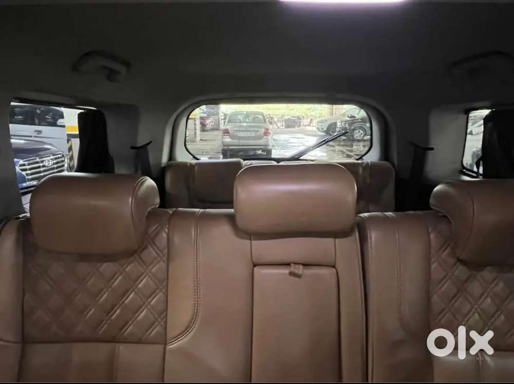 Xuv 500 W11 (o) At (2019)