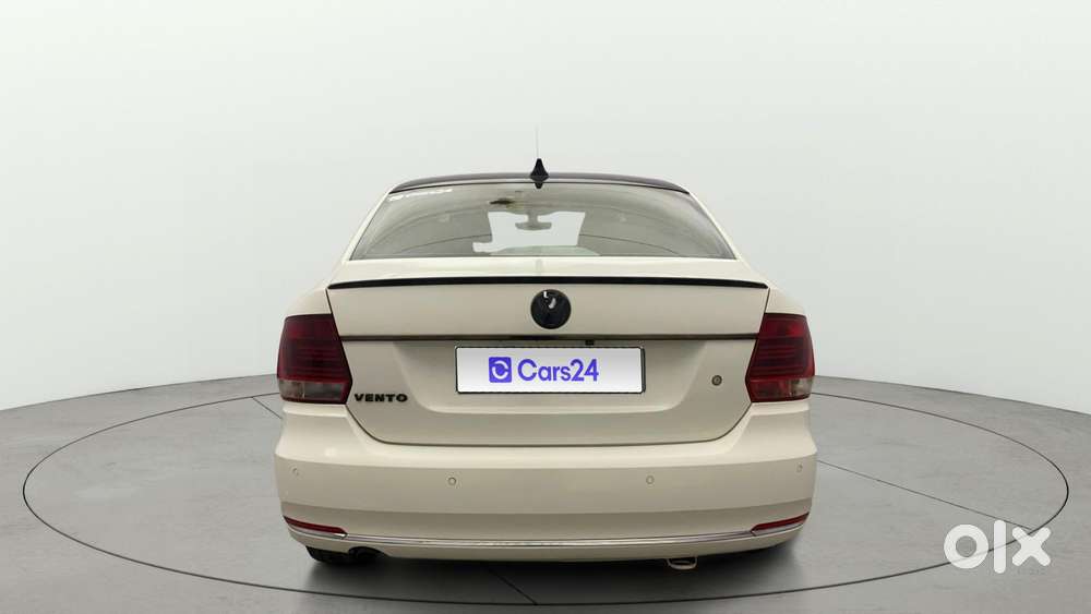 Volkswagen Vento 1.6 Highline, 2016, Petrol